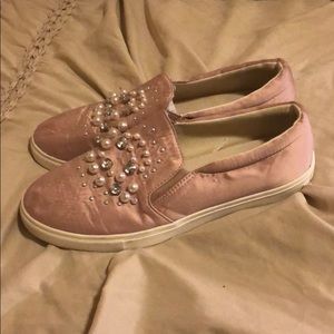 Studded sneaker (USED)